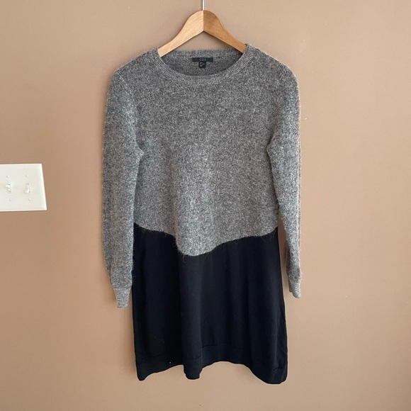 COS Sweaters - COS Wool Alpaca Blend Colorblock Tunic Sweater in Black Grey Size Small